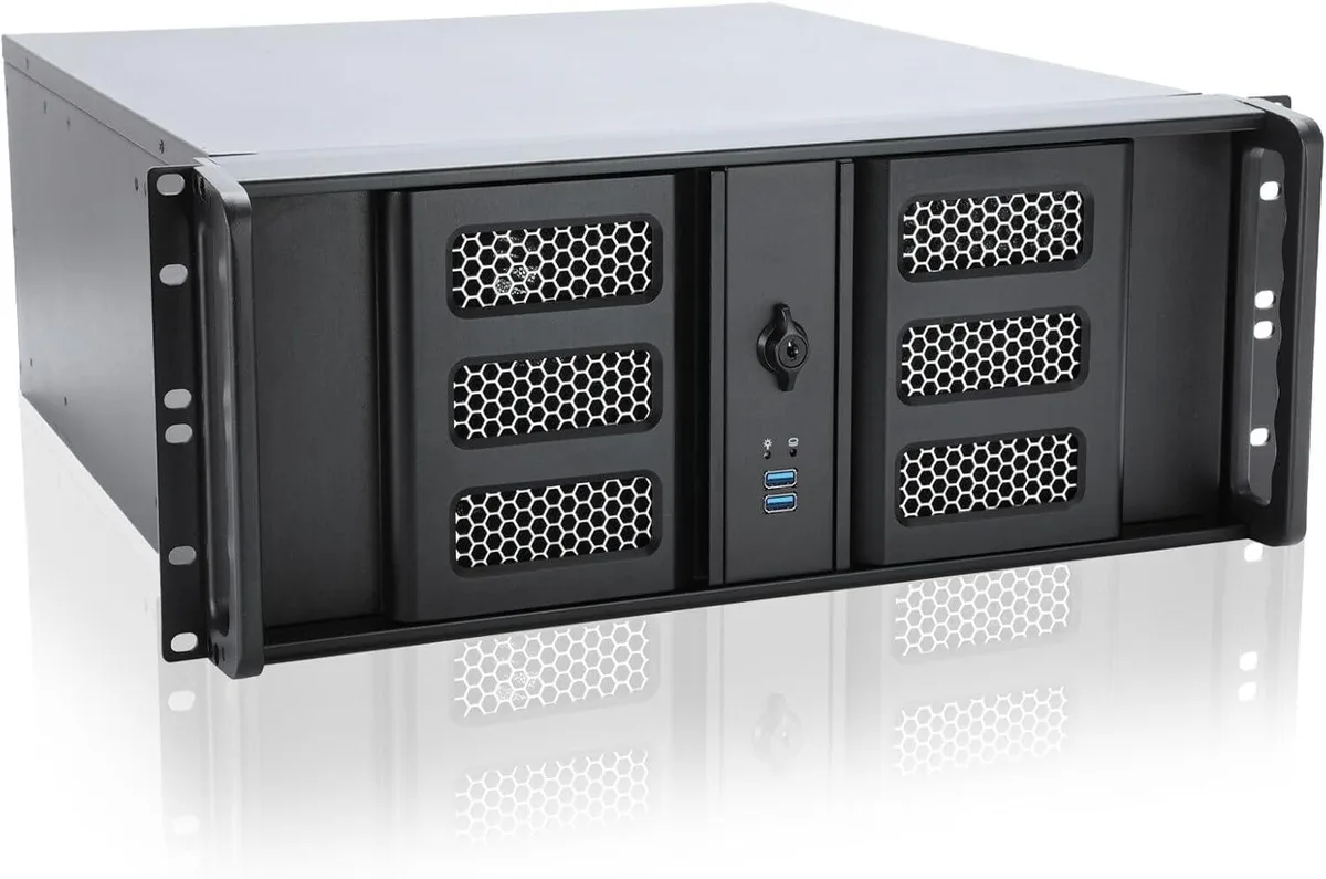 BFKK BFKK 4U Rackmount Server Chassis 3x5.25 7x3.5 3x2.5 Bays — product photo