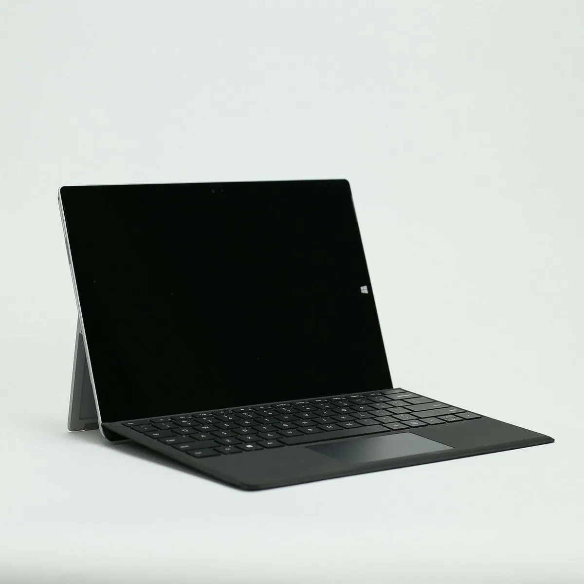 Microsoft Microsoft Surface Pro 3 Tablet 10.8" i7-4650U 1.7GHz 8GB 512GB SSD Windows 10 Pro keyboard charger — product photo