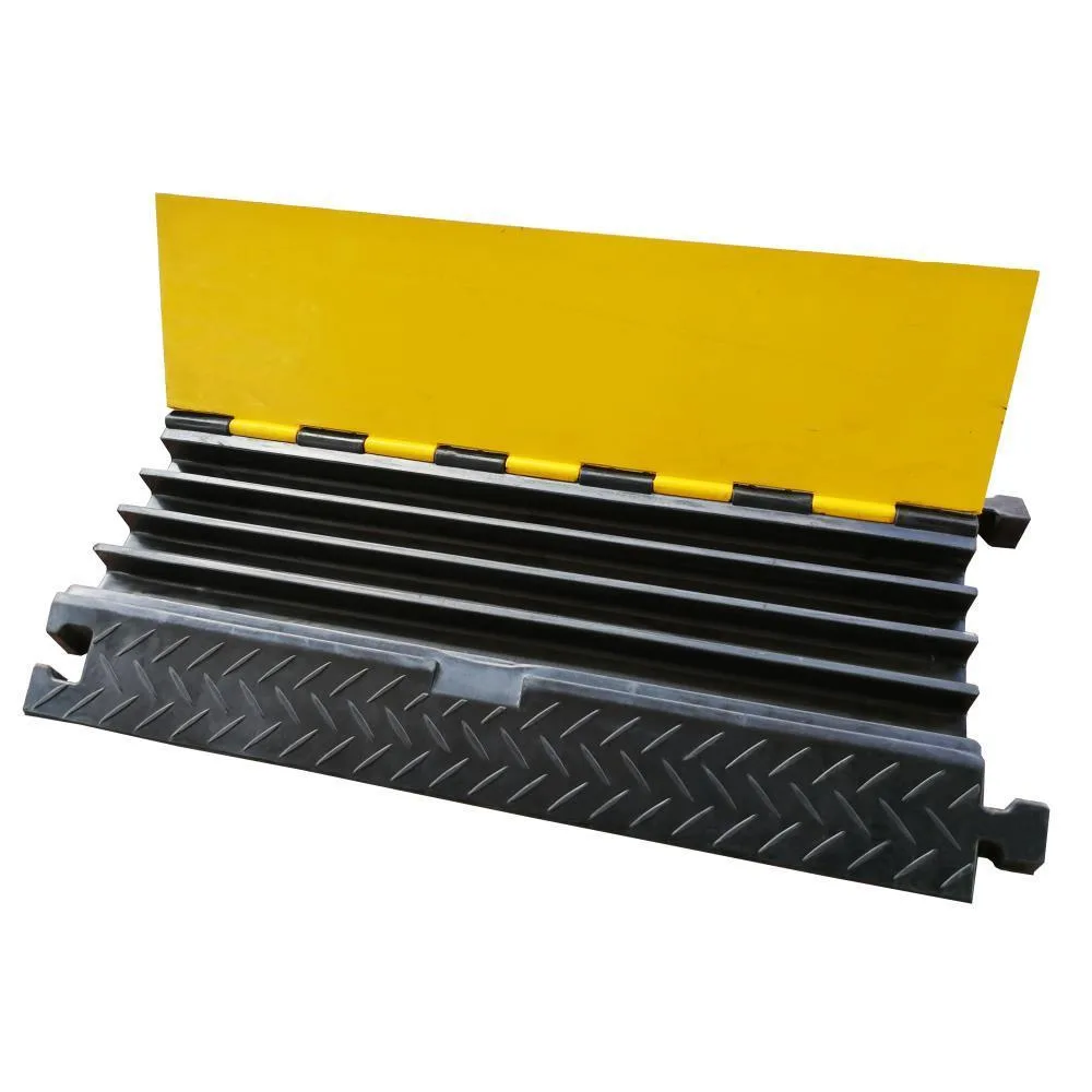 Pyle Pyle PCBLCO106 4-Channel Cable Protector Ramp 31.5x16.1x3.14in 33000 lbs — product photo