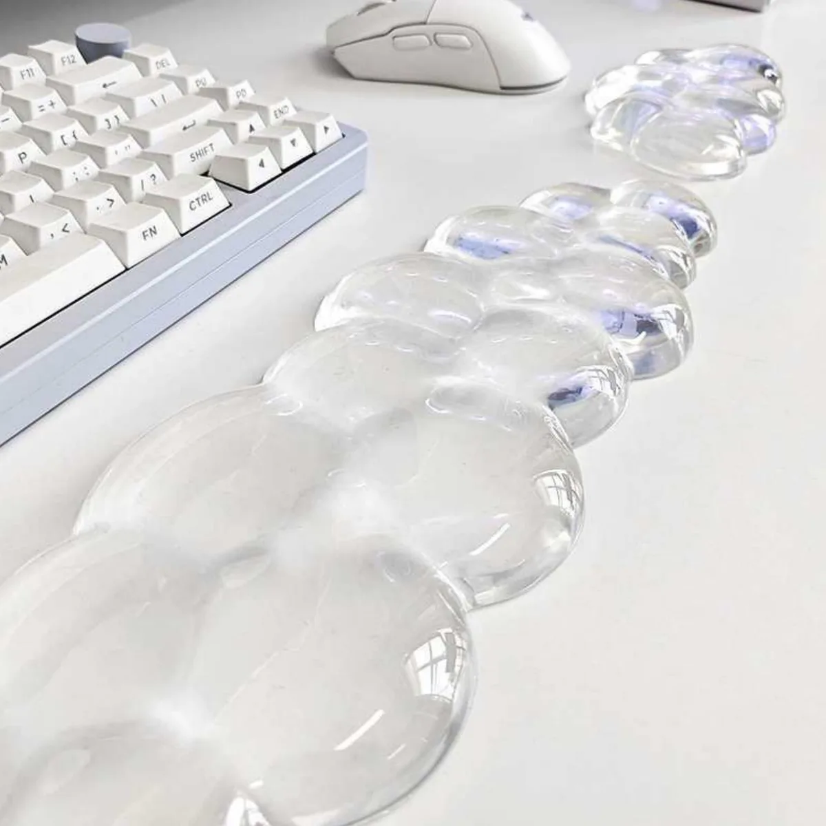  Aszqvd XR-YDBLTZ Cloud Gel Mouse Pad Set Clear Cloud 17.3x4.33x.1 in — product photo