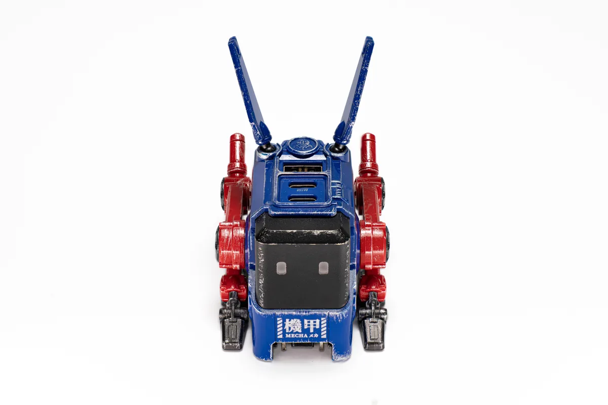 GravaStar GravaStar Alpha65 65W GaN Charger Battle-Worn Blaze Blue — product photo