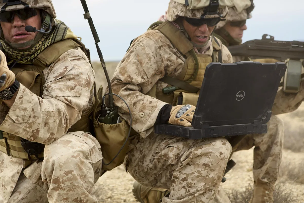 DELL DELL VM03T Latitude 7414 14.0" Touchscreen laptop Core i5-6300U 2.40GHz 8GB 256GB — product photo
