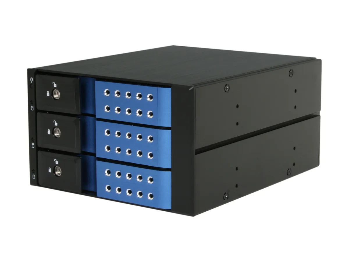 iStarUSA Inc. iStarUSA Inc. BPN-DE230SS-BLUE 2×5.25″ to 3×3.5″ SAS/SATA server accessory — product photo