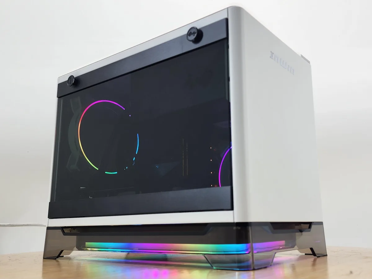 Custom Custom Gaming PC i5-10600K RTX 3060 16GB 1TB NVME Asetek AIO InWin A1 Prime ITX White — product photo