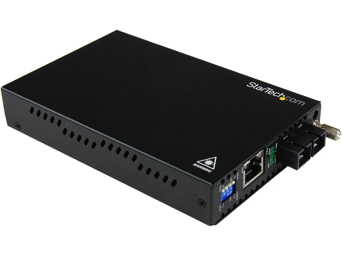 STARTECH STARTECH ET91000SC2 Gigabit Ethernet Multi Mode Fiber Media Converter SC 550m 1000 Mbps wireless accessory — product photo