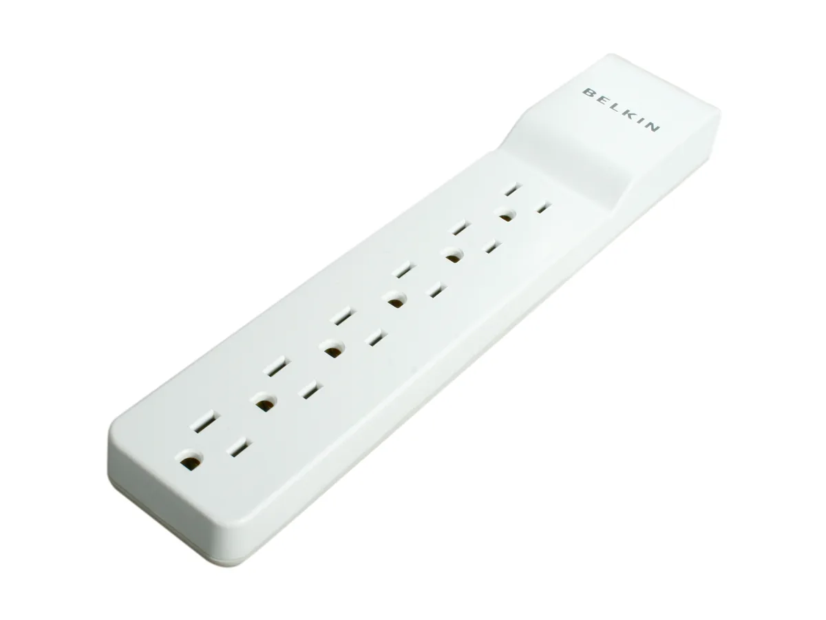 Belkin Belkin BE106000-2.5 2.5ft 6-Outlet 555J Surge Protector — product photo