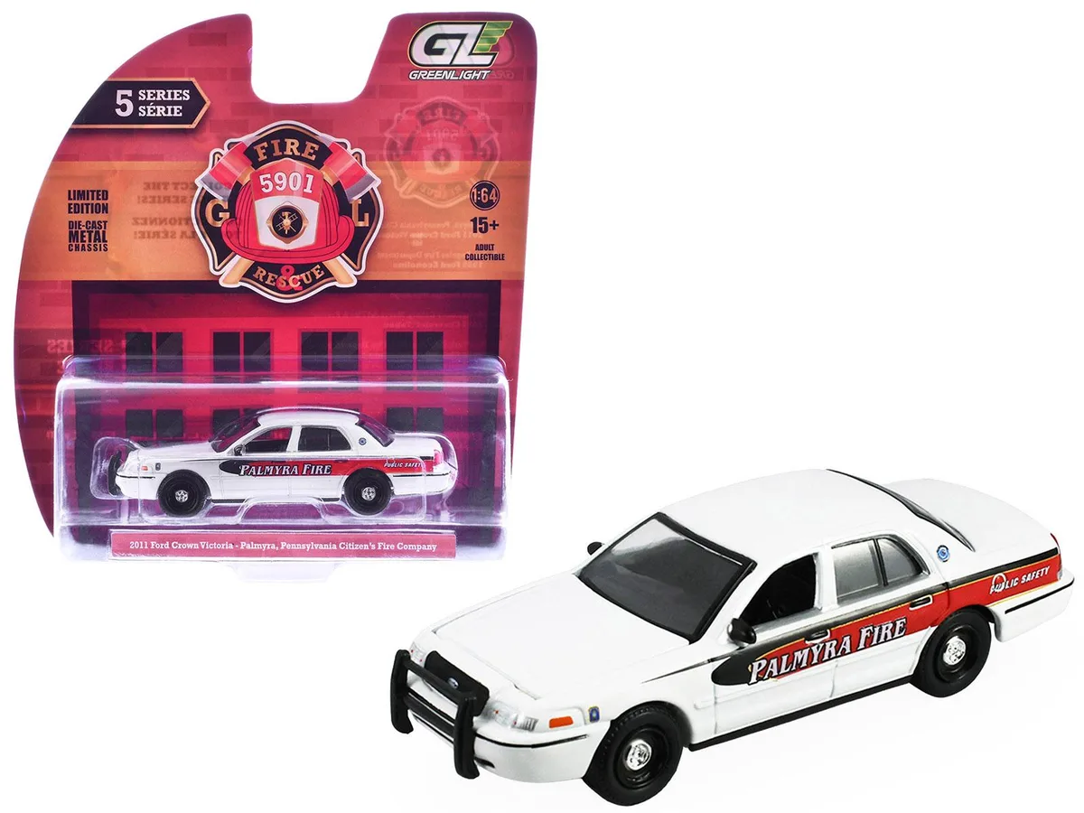 GREENLIGHT GREENLIGHT 2011 Ford Crown Victoria Palmyra Fire Company 1/64 Diecast — product photo