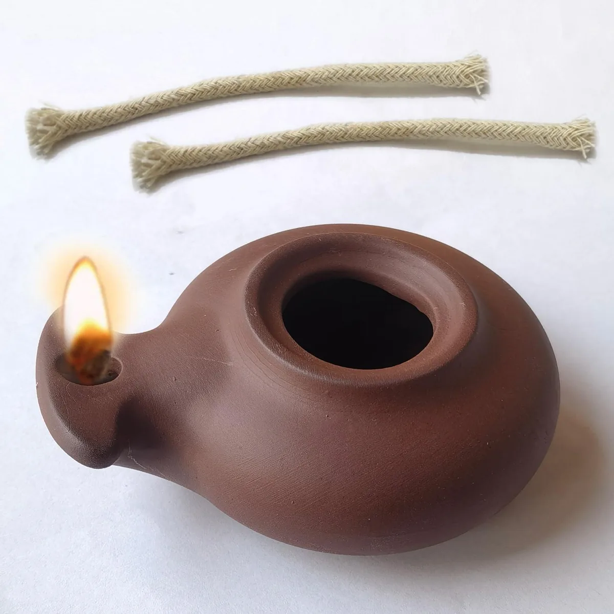  GraceLumen TXM Clay Oil Lamp 123 5.6896x9.6012x10.1092 cm — product photo