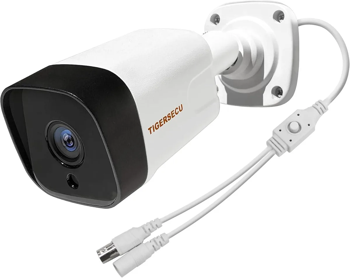 TAURKENAM TAURKENAM 5MP analog camera 4-in-1 TVI CVI AHD CVBS IP66 100ft night vision — product photo