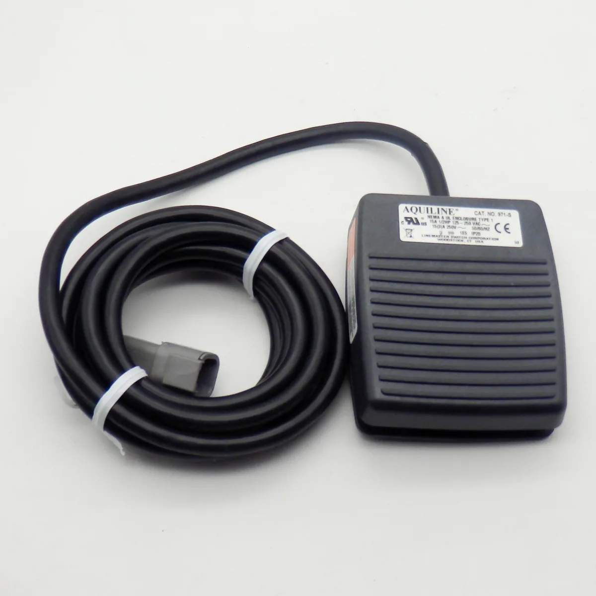 LINE-MASTER LINE-MASTER 971-S Aquiline Foot Switch SPDT 15A 250V Momentary — product photo
