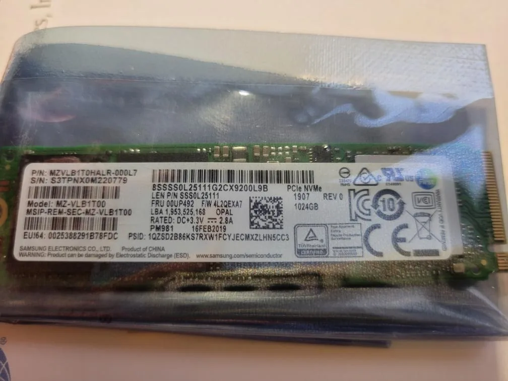 Lenovo Lenovo Samsung PM981 1TB M.2 2280 PCIe NVMe SSD 00UP492 — product photo