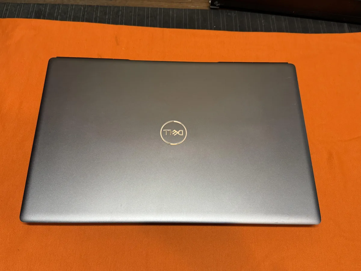 DELL DELL Precision 7760 i7-11850H 32GB 1TB NVMe 17.3 FHD RTX A3000 laptop — product photo