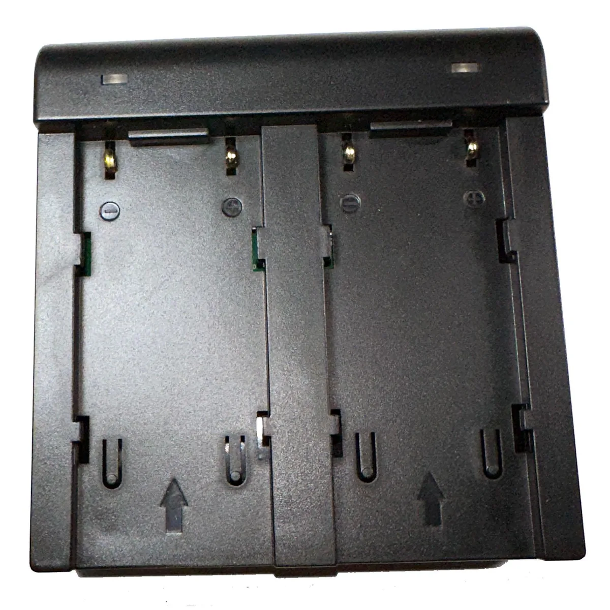 Centenex Electronics Centenex Electronics CHTR_R8-DualNoLCD dual battery charger — product photo