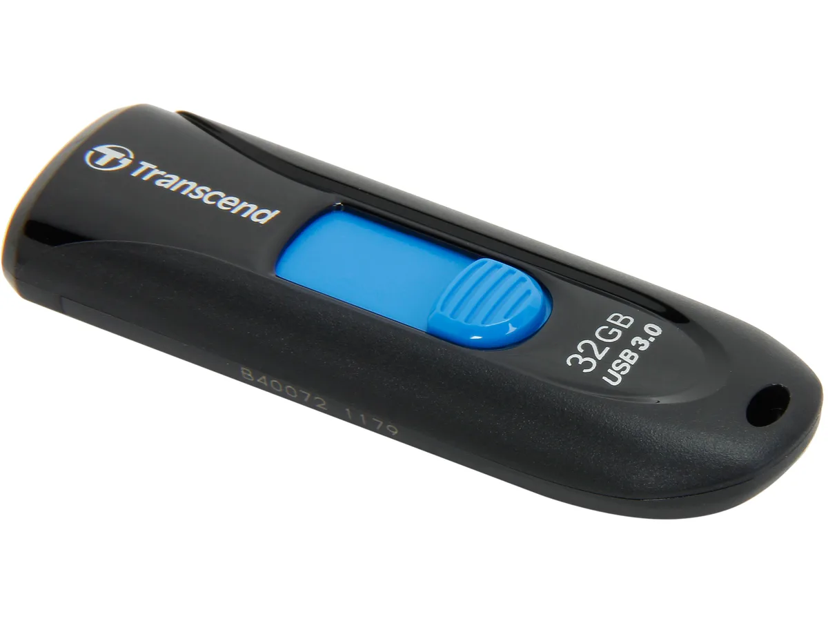 Transcend Transcend TS32GJF790K JetFlash 790 32GB USB 3.0 flash drive — product photo