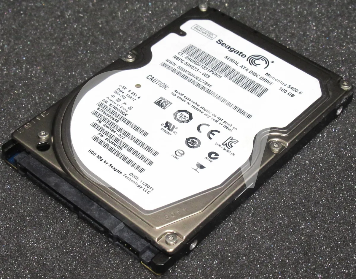 Seagate Seagate Momentus 5400.6 ST9500325AS 500GB 5400RPM 2.5" SATA internal hard drive — product photo