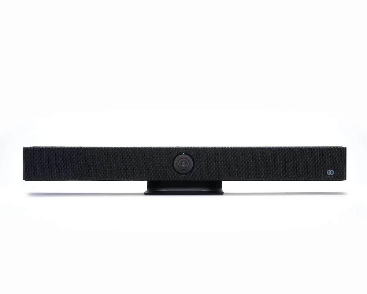 Boom Collaboration Boom Collaboration AURA Video Bar 4K 120° 10x ePTZ 6 mics USB 3.0 conferencing device — product photo