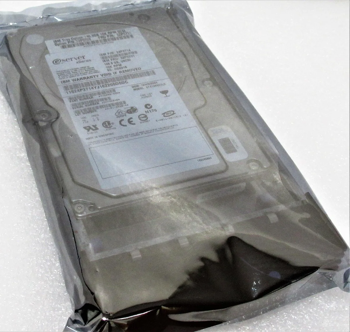IBM IBM ST3146807LC 146.8GB 10000RPM Ultra-320 SCSI 80-Pin 3.5" internal hard drive — product photo