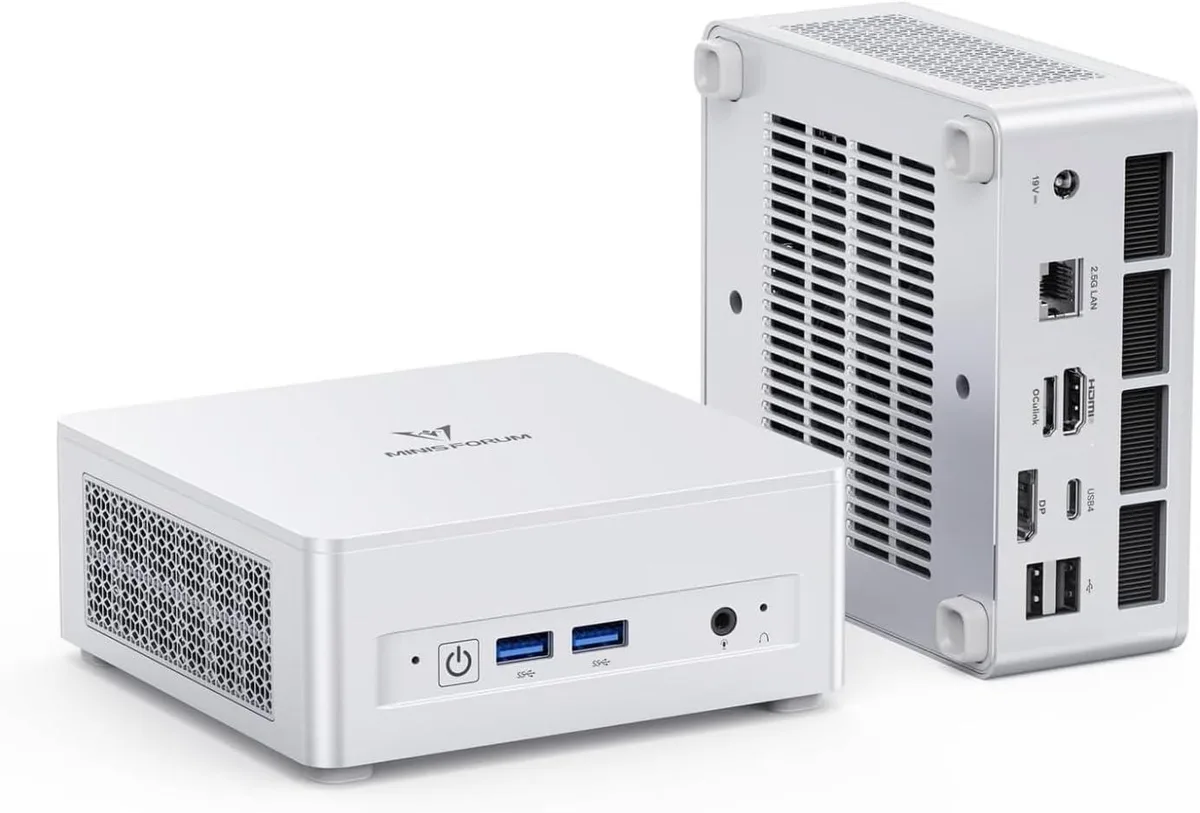 minisforum minisforum UM880 Plus Ryzen 7 8845HS 32GB 1TB barebone mini PC — product photo