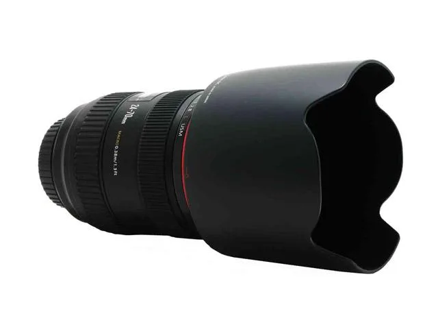 Canon Canon 8014A002 EF 24-70mm f/2.8L USM camera lens — product photo