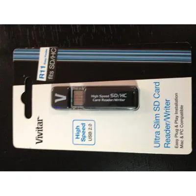 Ultra-slim Vivitar USB 2.0 card reader for SD and SDHC cards