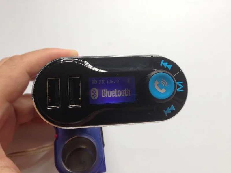 Adeco Auto Adeco Auto FM Transmitter Car Charger Blue 2.1A 87.5-108MHz — product photo
