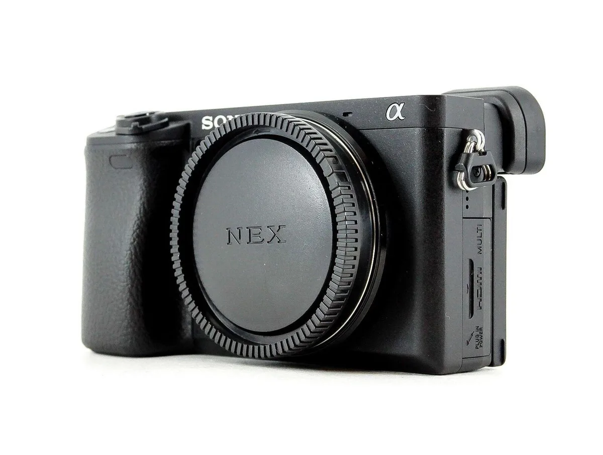 Sony Sony Alpha a6400 Mirrorless Camera with 16-50mm Lens — product photo