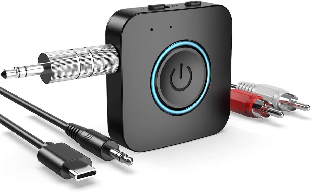 Betrusami Betrusami 2-in-1 Bluetooth Transmitter Receiver 180mAh 3.5mm Black — product photo