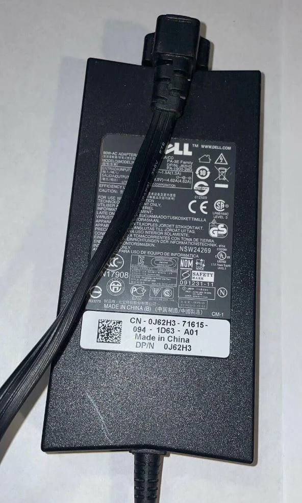 DELL DELL LA90PE1-01 19.5V 4.62A 90W AC Adapter — product photo