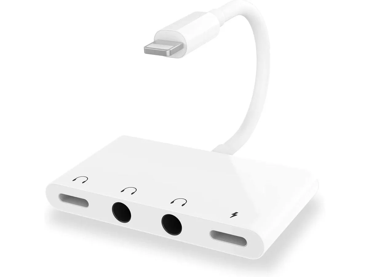 BONAEVER BONAEVER 4 in 1 Audio Charger Adapter &amp; Splitter bag — product photo