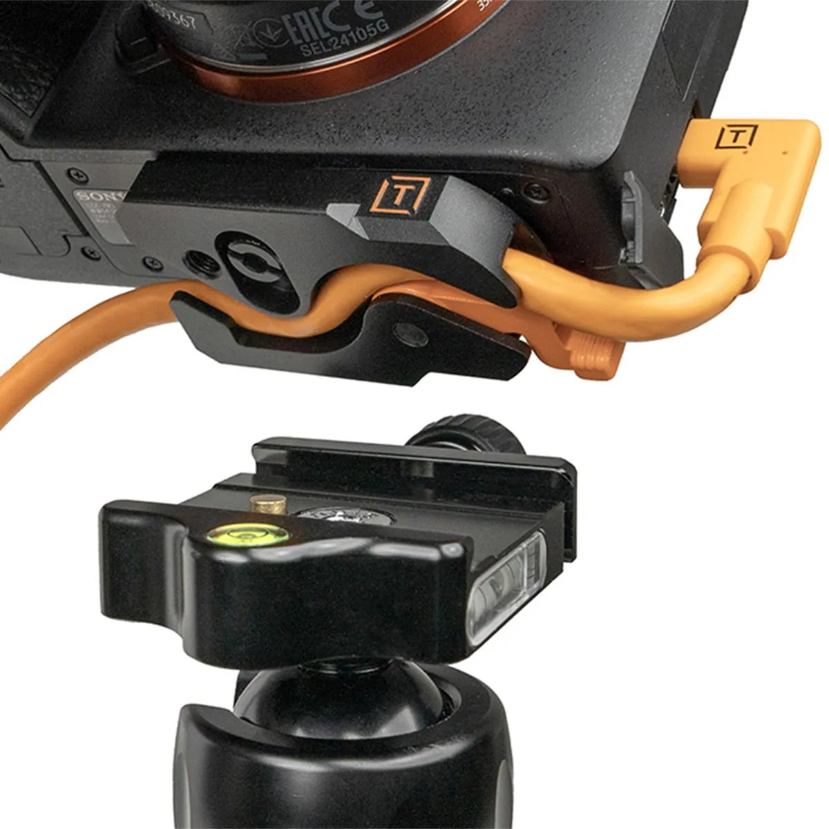 Small metal camera plate with lever lock and rubber pads, fits 1/4 20 thread and Arca mount