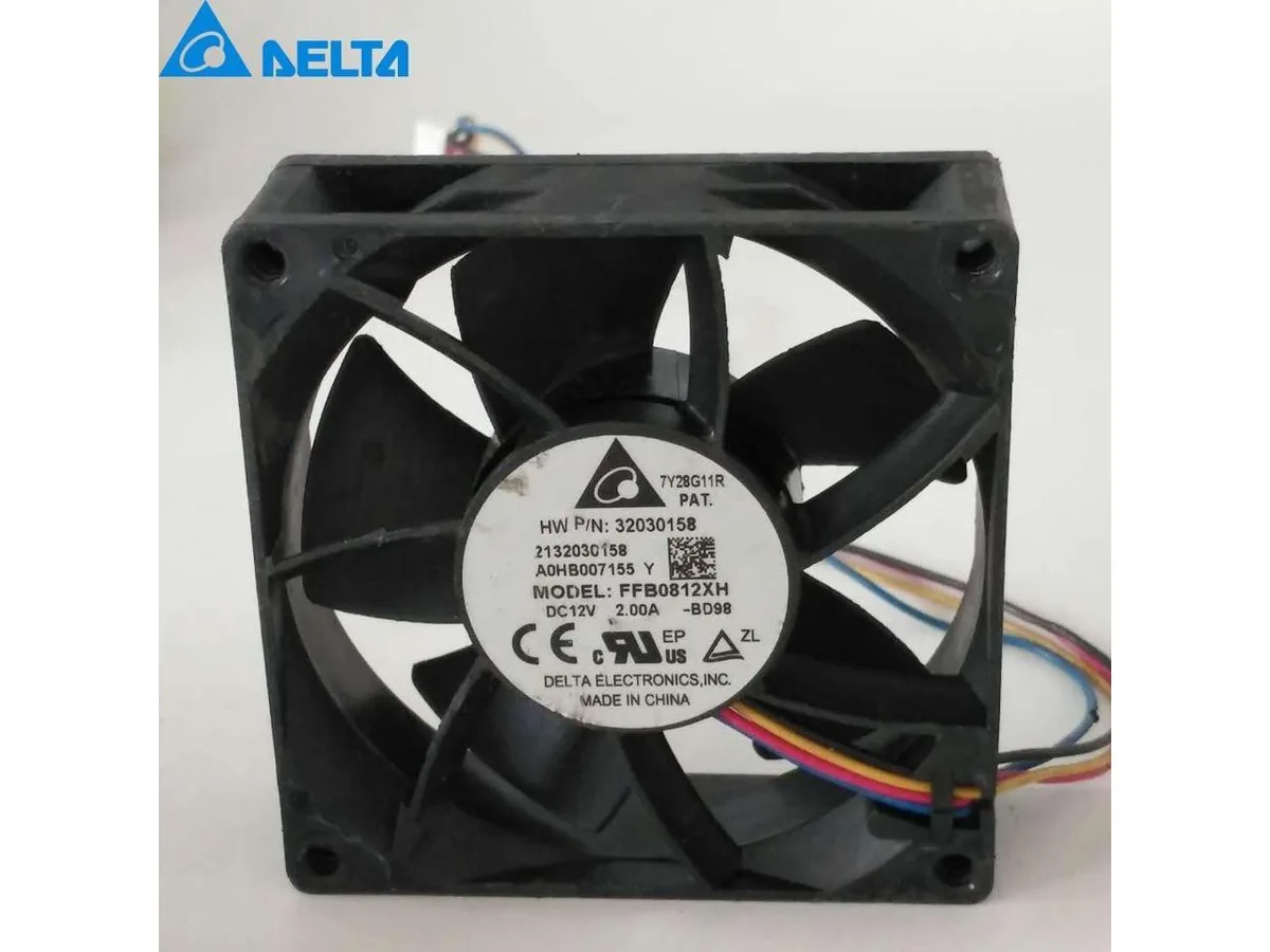 Fans Fans FFB0812XH 8025 80mm 12V 2A 4-Pin PWM case fan — product photo